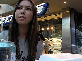 ロスでナンパした美人女子大生がお金にうるさい女だったけどエロテクニックは史上最高レベルの天才だった メリッサ(21歳) サンプル動画サムネイル